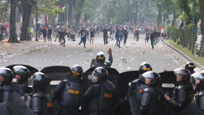 Polisi Pemukul Mahasiswa Pedemo di Medan Segera Disidang Propam