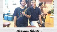 Bertemu dengan rekan SMP saat berada di kedai makan, Fathur langsung mengabadikan dengan berfoto bersama. Foto: Instagram @fathuurr_