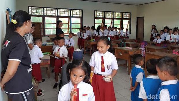 Tradisi Ulang Tahun Anak-anak di Ujung Utara Indonesia