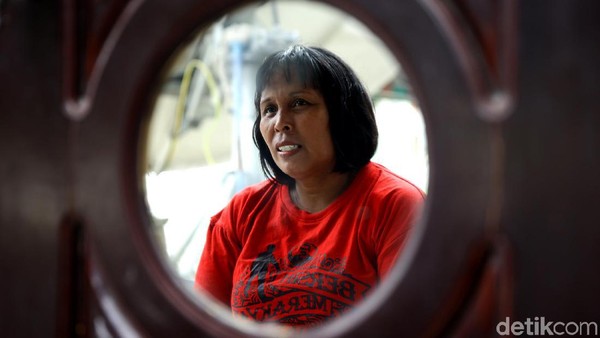 Semangat Mama Rose Menabung dari Kotak Tripleks Hingga ke Bank