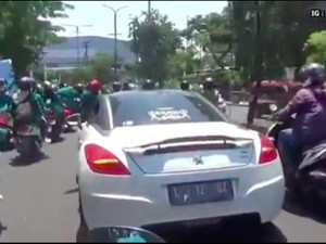Berita Populer: Demo Bawa Mobil Eropa, Ratusan Subaru Dilelang