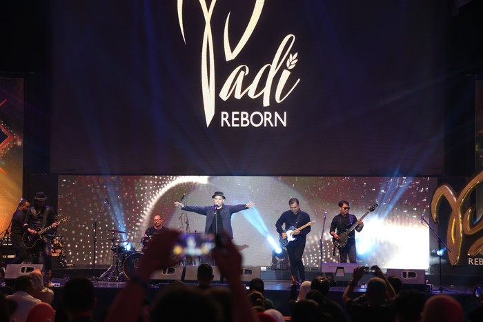 Merayakan ulang tahun ke-7, Lippo Mall Kemang menampilkan grup band Padi Reborn sebagai puncak kegiatan pada perayaan ulang tahun.