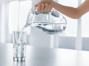 Saking Bencinya Air Putih, Wanita Ini Lebih Memilih Dehidrasi daripada Minum