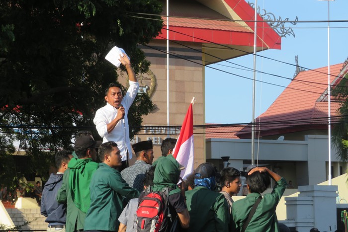 Cerita Pimpinan DPRD Sulsel Baru Dilantik Langsung Terima Massa Mahasiswa