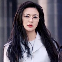 Aktris asal Hong Kong Rosamund Kwan pernah digambarkan sebagai wanita paling cantik. Namun, foto-foto terbaru dari pensiunan aktris yang berusia 57 tahun ini pada Selasa (24/9/2019) telah membuat banyak netizen mengeluhkan penampilannya. Foto: Instagram