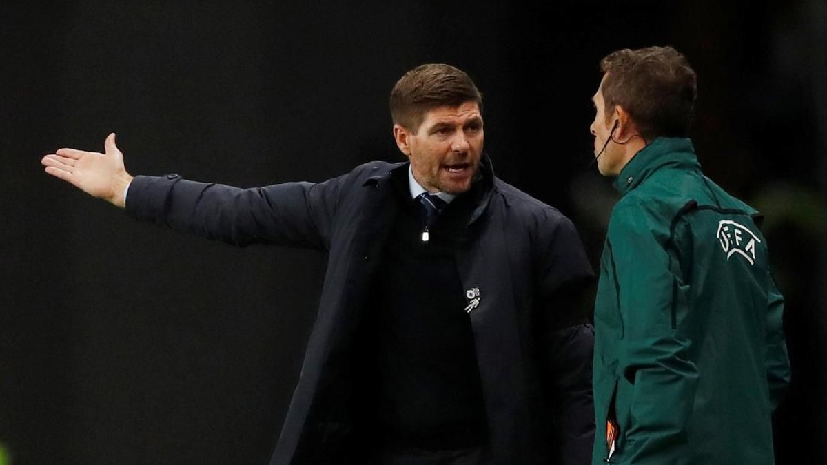 Steven Gerrard merasa tersanjung disebut jadi suksesor Juergen Klopp (Lee Smith/REUTERS)