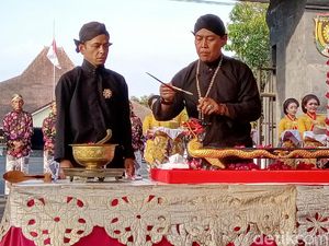 Sejarah Tradisi Mencuci Keris Malam 1 Suro dan Maknanya