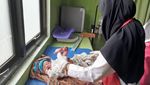 Bayi Lahir di Mobil Desa, Namanya Amdes