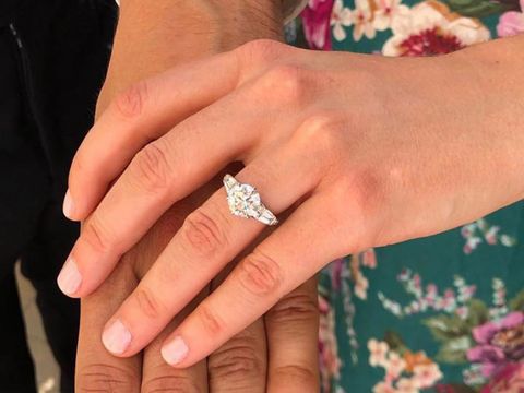 Melihat Lebih Dekat Cincin Tunangan Putri Beatrice Senilai Rp 2 1 Miliar<script async src=