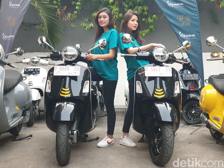 Vespa GTS Super Tech 300 Foto: Luthfi Anshori Vespa GTS Super Tech 300 Foto: Luthfi Anshori