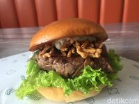Byurger: Nikmatnya Burger Artisan Isi Daging Iga hingga Nangka Muda