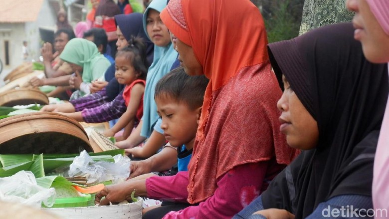 Berharap Hujan Turun, Warga Banjarnegara Gelar Pesta Tenongan Berharap Hujan Turun, Warga Banjarnegara Gelar Pesta Tenongan