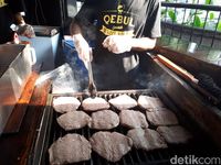 Murah Meriah, Burger Bakar Rp 18.000 yang Juicy Dagingnya