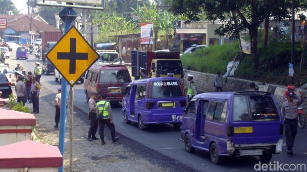 Cegah Pelajar Sukabumi Demo ke Jakarta, Aparat Razia Kendaraan