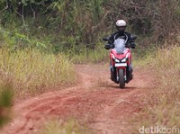 Sehari Bersama Motor Fenomenal Honda ADV 150