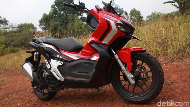 Sehari Bersama Motor Fenomenal Honda ADV 150