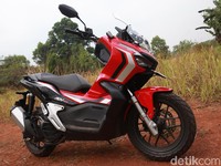 Sehari Bersama Motor Fenomenal Honda ADV 150