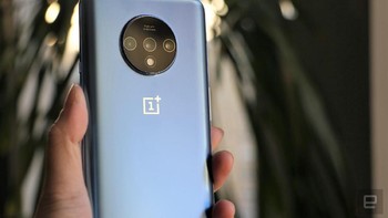 Dapur pacunya ditenagai Snapdragon 855+ dan RAM 8 GB. Foto: Engadget