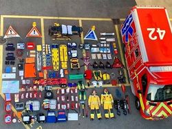 Membongkar Isi Dalam Mobil Ambulans, Polisi dan Pemadam