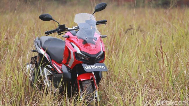 Sehari Bersama Motor Fenomenal Honda ADV 150