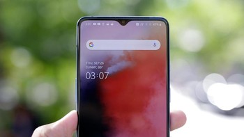 Ukuran kamera depannya 16 MP. Foto: Engadget