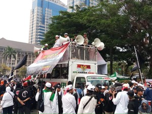 Orasi Aksi Mujahid 212 Singgung Hoax Ambulans Bawa Batu