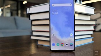 Hadir dengan memori internal 128 GN dan 256 GB. Foto: Engadget