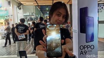 Ada dua warna pilihan marine green atau space purple. (Aisyah Kamaliah/detikINET)