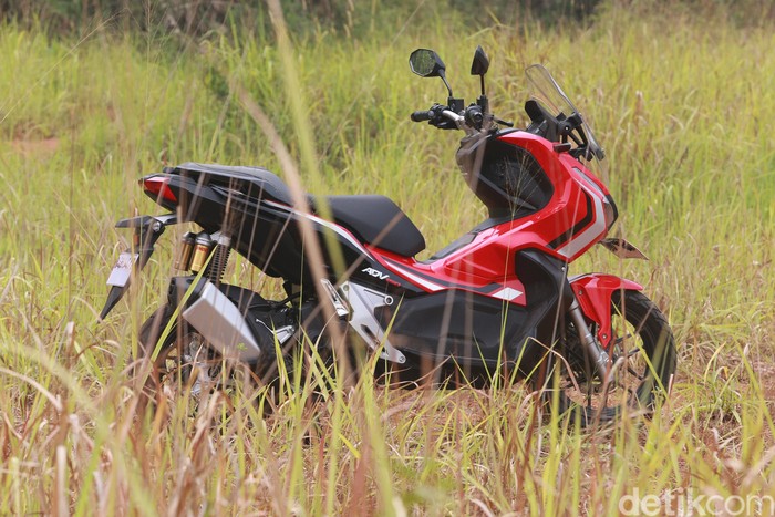 PT Astra Honda Motor (AHM) telah luncurkan skutik yang jadi fenomenal di kalangan pencinta roda dua Indonesia. Motor itu Adalah Honda ADV 150. Penasaran?