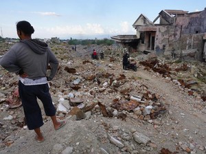 Kisah Bobi, Tugu Tragedi Tsunami, dan Motor Bebeknya