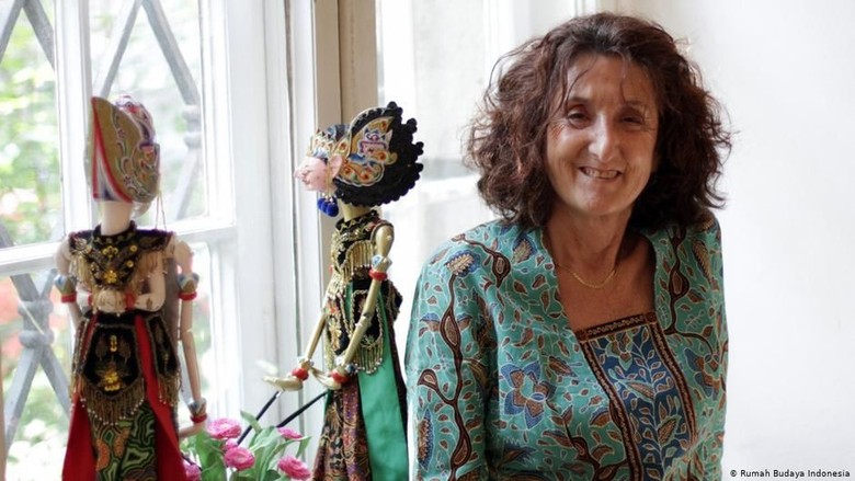 Orang Italia yang Mengajar Meditasi Jawa di Eropa Orang Italia yang Mengajar Meditasi Jawa di Eropa