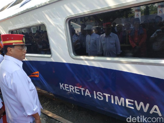 Bisnis Klenik Go Online hingga Tips Bikin CV Auto Dipanggil HRD