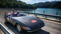 Pada hari Jumat, Cavalcade tiba di Borgo San Pietro di Danau Salto dan Rieti, sebelum mendaki Gunung Terminillo dan berkunjung ke Air Terjun Marmore yang menakjubkan. Istimewa/Dok. Ferrari.