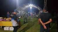 Percepatan pemulihan kelistrikan juga dilakukan oleh PLN di Haruku. Hingga pukul 15.30 WIT hari ini (27/9), secara bertahap juga PLN telah berhasil memulihkan kembali sistem kelistrikan disana yang kini menyisakan sebagian Desa Kailolo, Desa Kabauw, Desa Rohmoni, Desa Haruku dan Desa Oma dimana terdapat 1 buah Tiang Tegangan Menengah TM yang patah, 1 buah trafo jatuh, 8 buah trafo miring dan 3 buah tiang JTR jatuh. Istimewa/Dok. PLN.