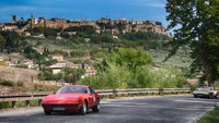 Pemandangan yang menawan mengiringi konvoi mobil klasik tersebut. Istimewa/Dok. Ferrari.