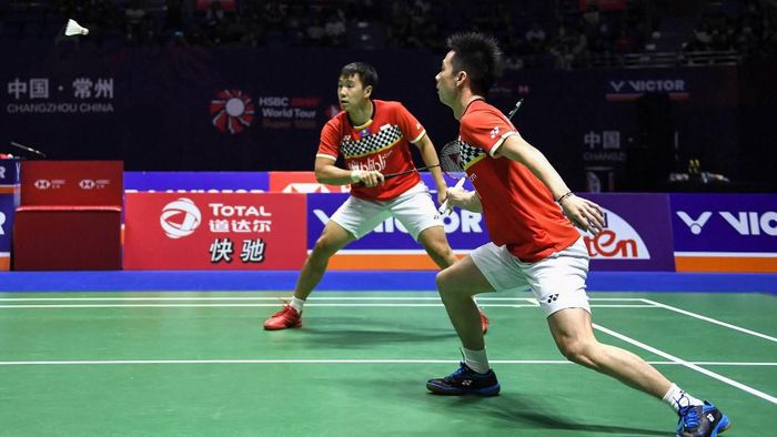 Kevin Sanjaya Sukamuljo/Marcus Fernaldi Gideon juara French Open 2019 (Foto: STR / AFP)