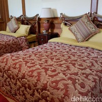 Sepulang berkeliling Eropa, Gunaevy berkunjung ke Mega Mendung, Bogor, untuk melihat kembali tanah seluas 63.641 meter per segi lebih yang dibelinya pada akhir 1980-an. Foto: Gresnia Arela