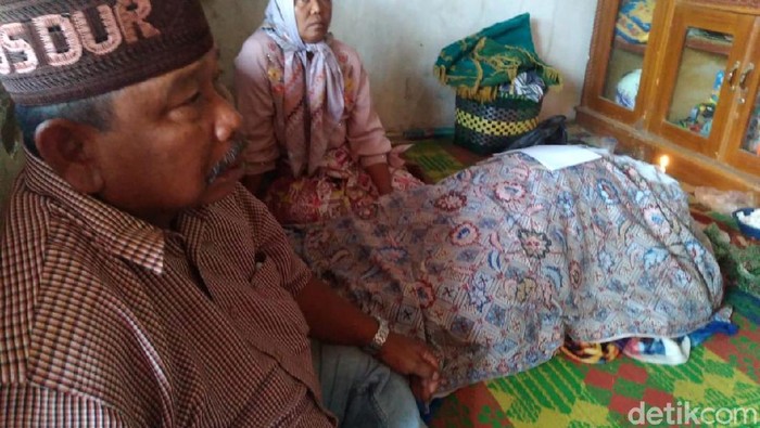 Satia Putra, bocah obesitas asal Karawang meninggal dunia. (Foto: Luthfiana Awaluddin) Satia Putra, bocah obesitas asal Karawang meninggal dunia. (Foto: Luthfiana Awaluddin)