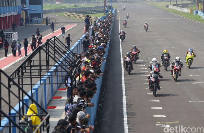 Gelaran Indonesia CBR Raceday (ICE day) 2019 sudah dimulai! Beberapa pebalap mulai memasuki lintasan Sirkuit Internasional Sentul.