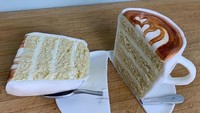 Khusus pencinta kopi! Kue ini dibuat seperti kopi yang biasa ada di gerai kopi manapun. Kue ini memiliki 4 lapis dengan rasa kopi yang nikmat.Foto: Istimewa