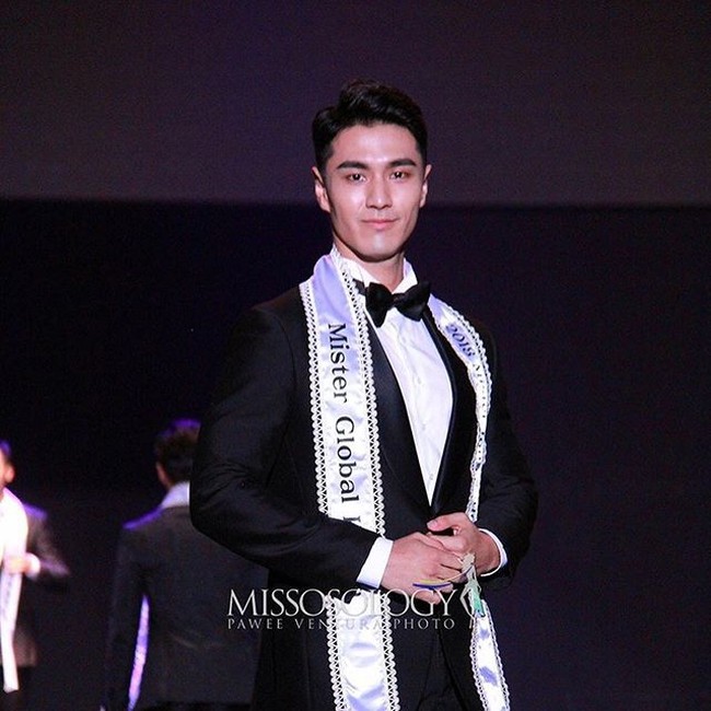 Jong Woo Kim menjadi perwakilan Korea Selatan di ajang beauty pageant khusus pria, Mister Global 2019. Ia pun menjadi pemenang di malam final yang digelar di Thailand pada Kamis (26/9/2019) lalu. Foto: Instagram/@tim_jongwoo