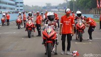 Salah satu pebalap belia berusia 10 tahun, Veda Ega, turut senang mengikuti ajang balapan di Sirkuit Sentul ini.