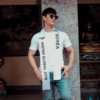 Motto Inspiring Gentleman dipilih karena kami yakin para kontestan dan juaranya bisa memotivasi dan menginspirasi orang lain, kata juru bicara Mister Global 2019 Kitti Kamjunsa, seperti dikutip dari Bored Panda. Foto: Instagram/@tim_jongwoo