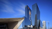 Delftse Poort merupakan menara kembar di Rotterdam. Pencakar langit ini memiliki tinggi 151 m dengan 41 lantai. (iStock)