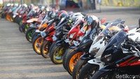 Masing-masing kategori tersebut dibagi menjadi 2 kelas yakni kelas 250cc serta kelas 150cc yang memiliki 2 level klasifikasi motor yakni level A dan level B (untuk kelas Community dan non community). Pembagian level tersebut ditentukan berdasarkan klasifikasi motor yang dapat dilihat melalui website www.indonesiacbrraceday.com.