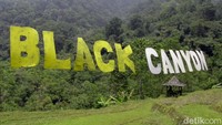 Black Canyon berada di Desa Kayupuring, Kecamatan Petungkriyono, Pekalongan. Balck Canyon tentu beda dengan Grand Canyon, karena di sini suasananya asri. (Robby/detikcom)