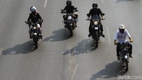 Bak eksekutif, mereka terlihat sangat rapi dalam berpakaian.