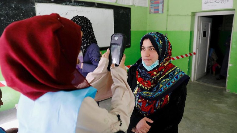 Pemungutan Suara Pilpres di Afghanistan Pakai Mesin Biometrik Pemungutan Suara Pilpres di Afghanistan Pakai Mesin Biometrik