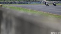 Selain itu pebalap-pebalap muda lulusan Astra Honda Racing School (AHRS) juga akan hadir pada gelaran ICE Day kali ini, untuk unjuk skill balap menggunakan Honda CBR150. 
