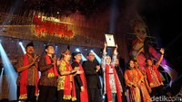 Penari Goyang Karawang sudah masuk rekor MURI setelah membukukan jumlah penari terbanyak tahun 2019 lalu. Foto: Luthfiana Awaludin/detikcom